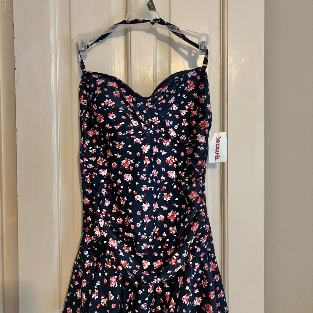 Women’s Bathing suit with ruched & skirted bottom. Size: 16. Never worn.